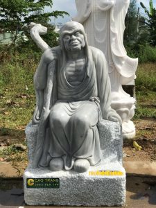 Tượng Thập Bát La Hán bằng đá