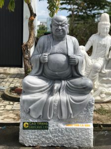 Tượng Thập Bát La Hán bằng đá
