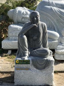 Tượng Thập Bát La Hán bằng đá