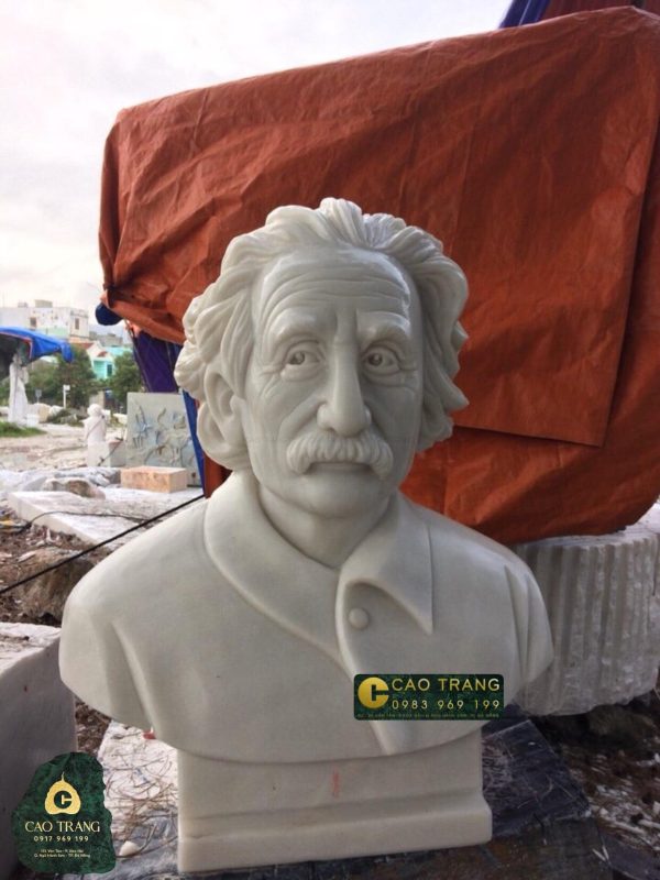 Tượng Albert Einstein