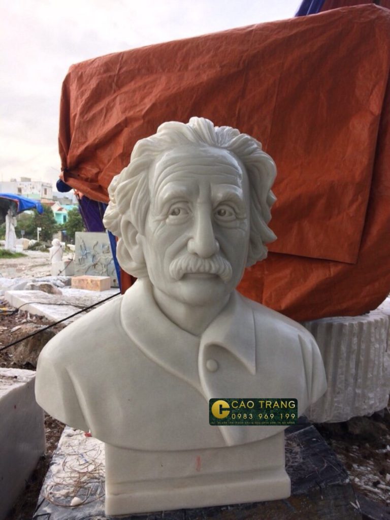 Tượng Albert Einstein
