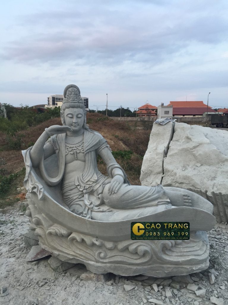 Tượng phật quan âm đá Non Nước