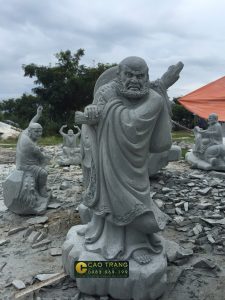Tượng Thập Bát La Hán bằng đá