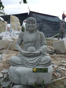 Tượng Thập Bát La Hán bằng đá