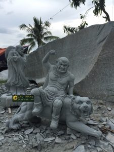 Tượng Thập Bát La Hán bằng đá