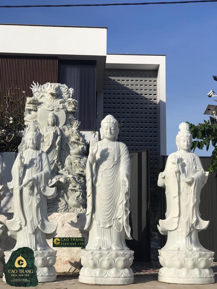 Những bức tượng phật quan âm tại Non Nước