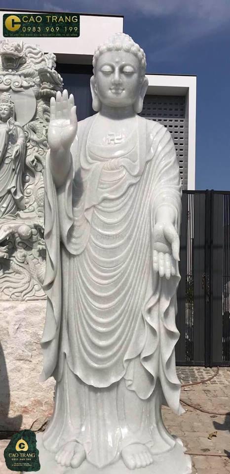 Tượng phật tại Non Nước