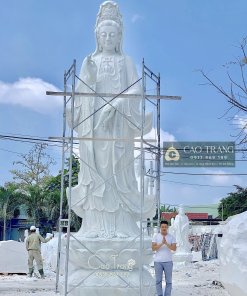 Tượng Phật Quan Âm Đứng Trên Đài Sen Dáng Khoan Thai Cao 5m