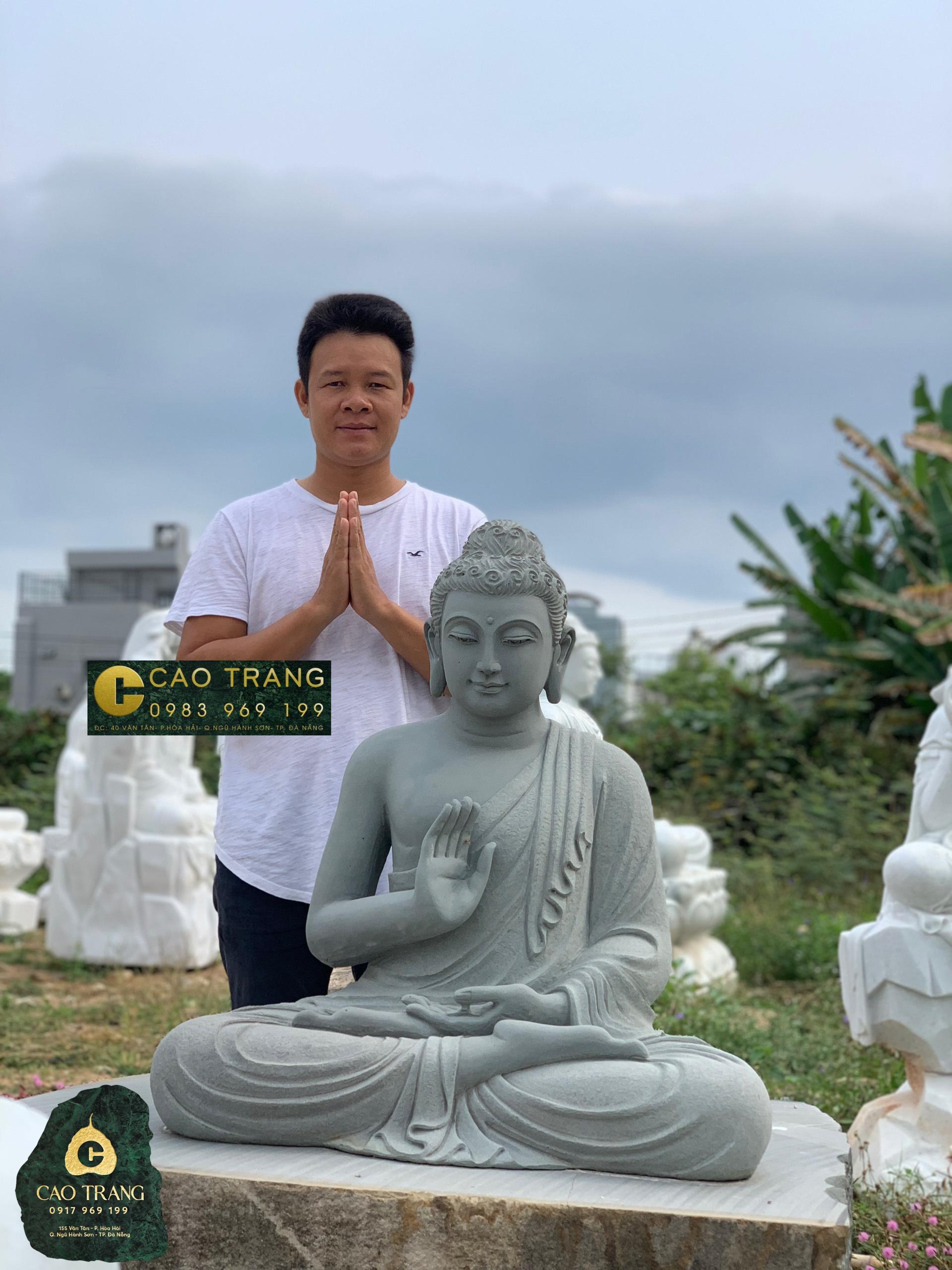 Tượng Phật Thích Ca Bằng Đá Tại Cao Trang