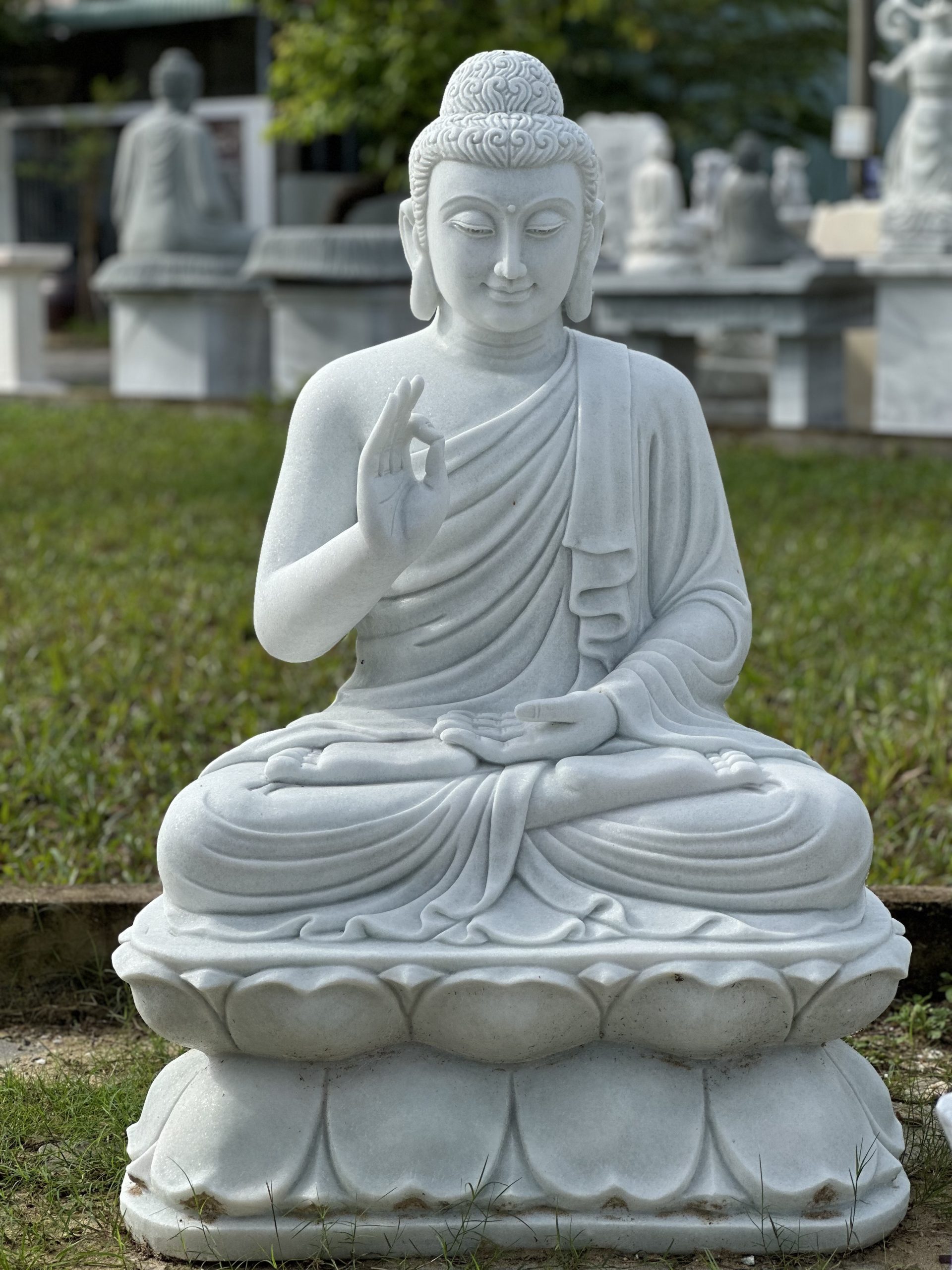 Tượng Phật Thích Ca Bằng đá thủ ấn chuyển Pháp Luân