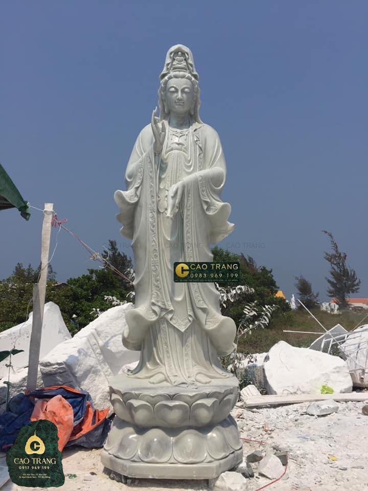 tuong-quan-am-bang-da-cao-4m-ve-chua-linh-thuu