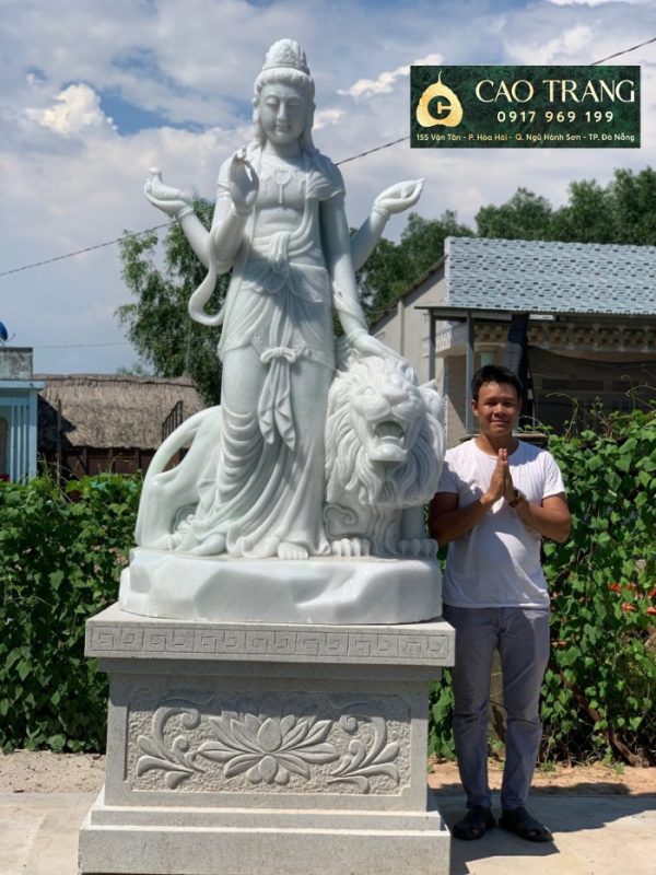 Tượng Phật Tự Tại ngồi trên sư tử bằng đá