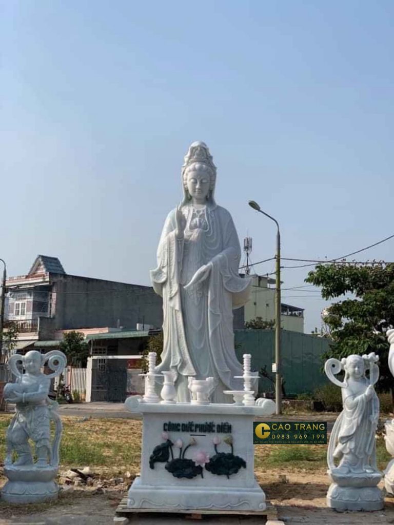 tượng Quan Âm bồ tát