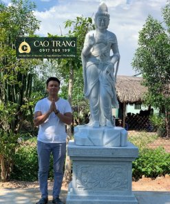 Tượng Quán tự tại bằng đá đứng