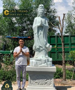 Tượng Phật Quan Âm Tự Tại bằng đá