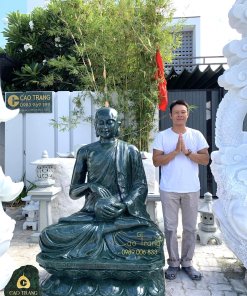 Tượng ngài Sivali bằng đá