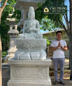 Tượng Phật Tự Tại ngồi hai tay chấp trì kim cang xử