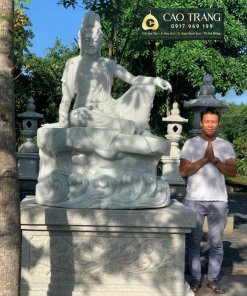 Tượng Quan Âm Tự Tại bằng đá ngồi nghỉ ngơi