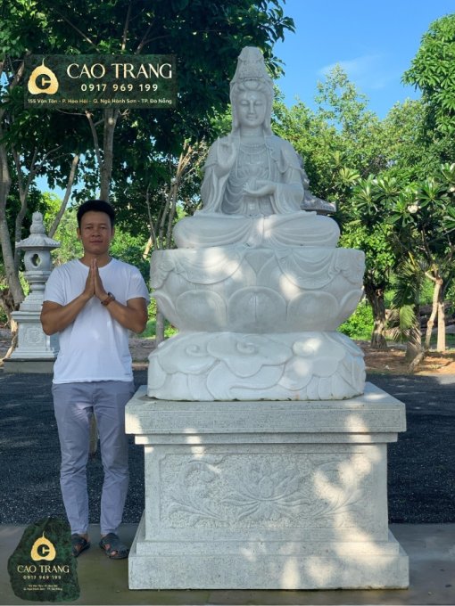 Tượng Quán Tự Tại Bồ Tát ngồi bằng đá cẩm thạch trắng