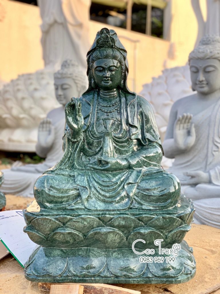 Tượng Mẹ Quan Âm ngồi