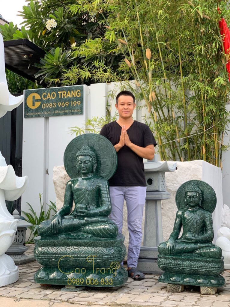 Tượng Phật Thích Ca: Nhìn vào tượng Phật Thích Ca, bạn sẽ tìm thấy sự tĩnh lặng và an nhiên tinh tế trong nét vẽ cùng chất liệu tuyệt vời của tượng. Tượng Phật Thích Ca là một trong những biểu tượng quan trọng và được tôn thờ tại nhiều nơi trên thế giới.
