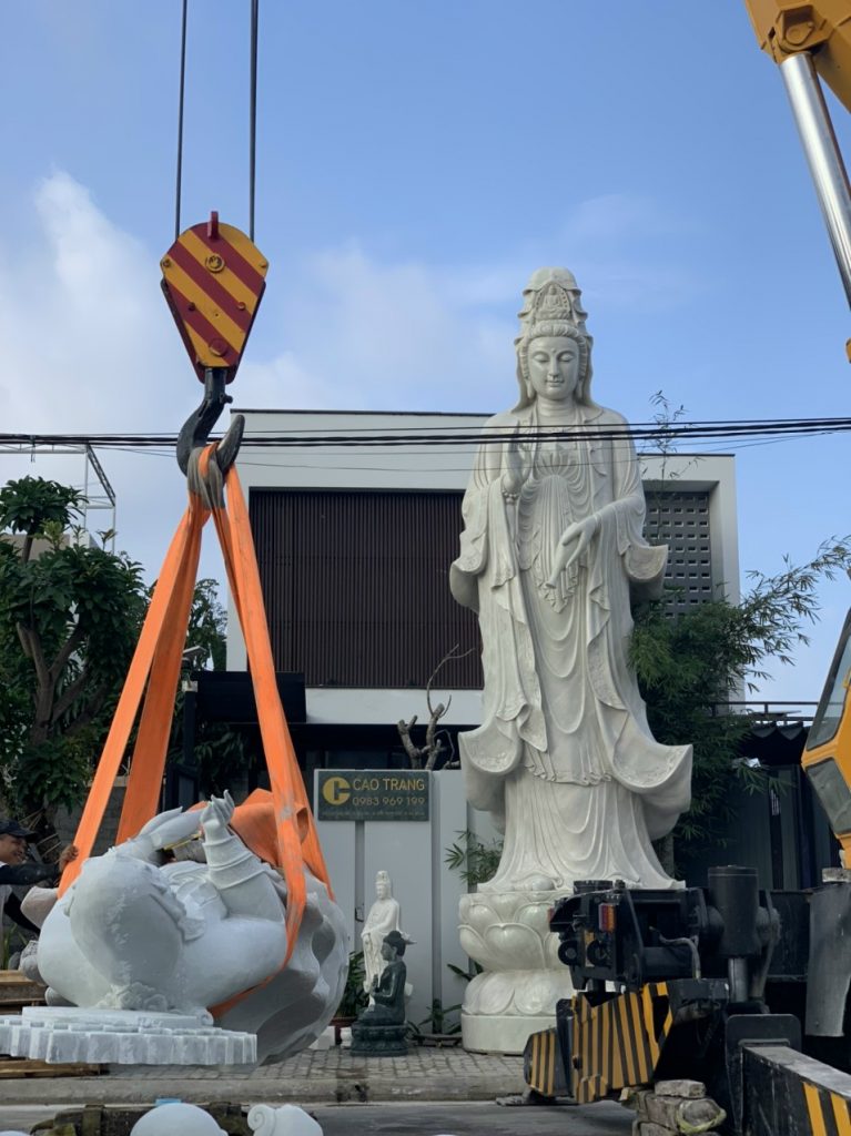 Tượng Quan Âm Bồ Tát Kích Thước Lớn