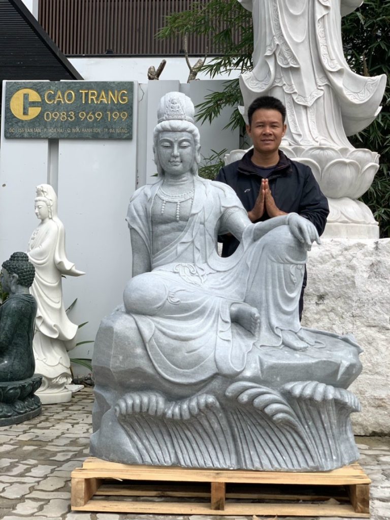 Tượng Quán Tự Tại Bằng Đá
