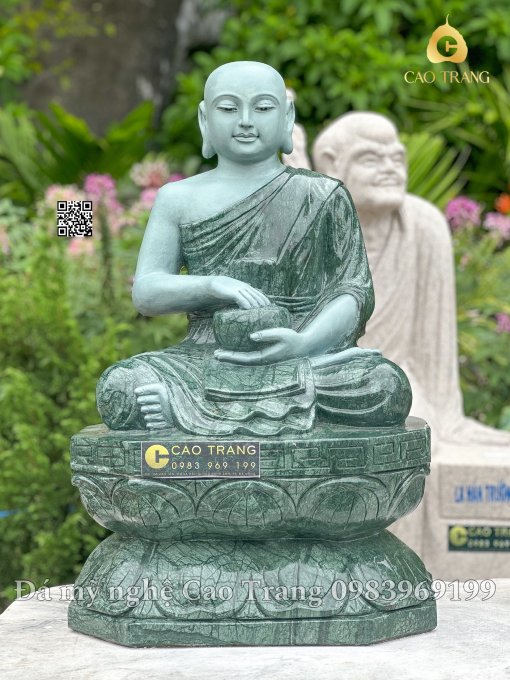 Tượng Sivali ngồi bằng đá