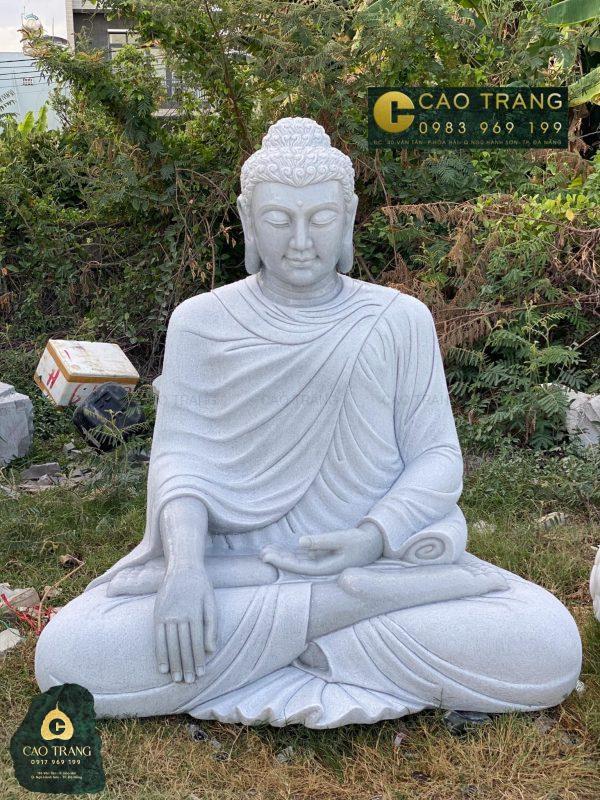 Tượng Phật Thích Ca Mâu Ni ngồi thiền bằng đá