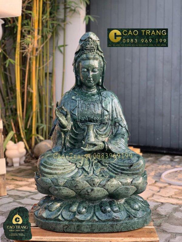 Hình ảnh tượng Bồ Tát Quan Âm ngồi thiền bằng đá xanh Ấn Độ