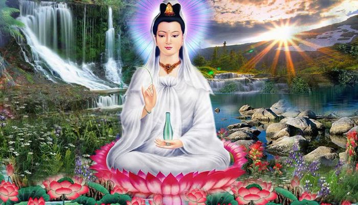 Phật Bà Quan Âm luôn soi sáng và giúp chúng sanh vượt qua khổ đau