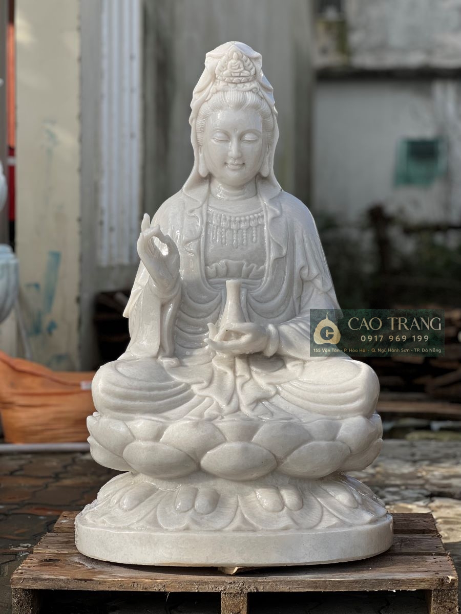 Tượng Phật đá là một tác phẩm tuyệt vời tại cơ sở tượng Phật bằng đá tại Long An