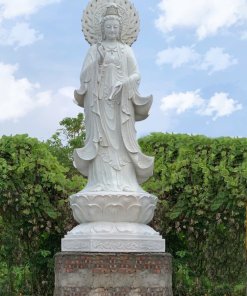 Tượng Quan Âm hào quang bằng đá