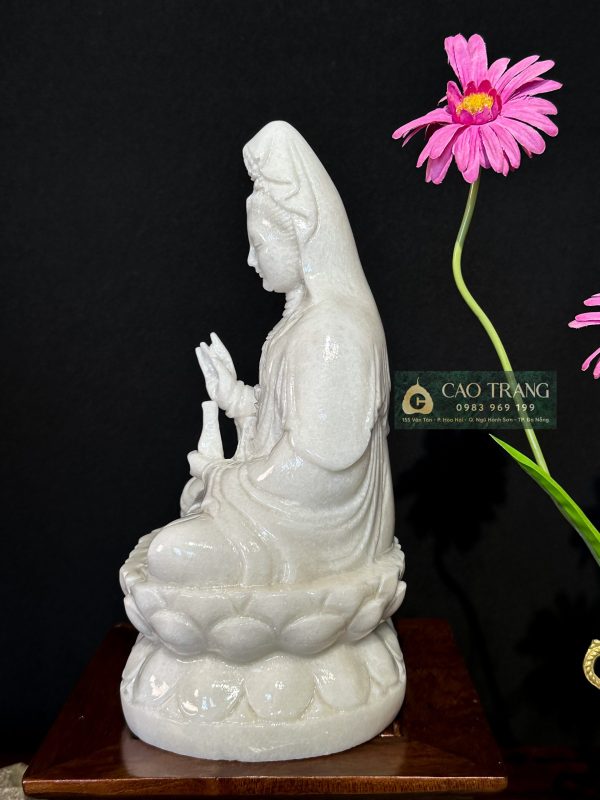 Tượng Quan Âm Ngồi Đài Sen Tay Cầm Bình Cam Lồ 30CM