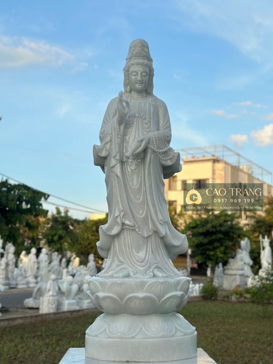 Tượng Phật Quan Âm bằng đá