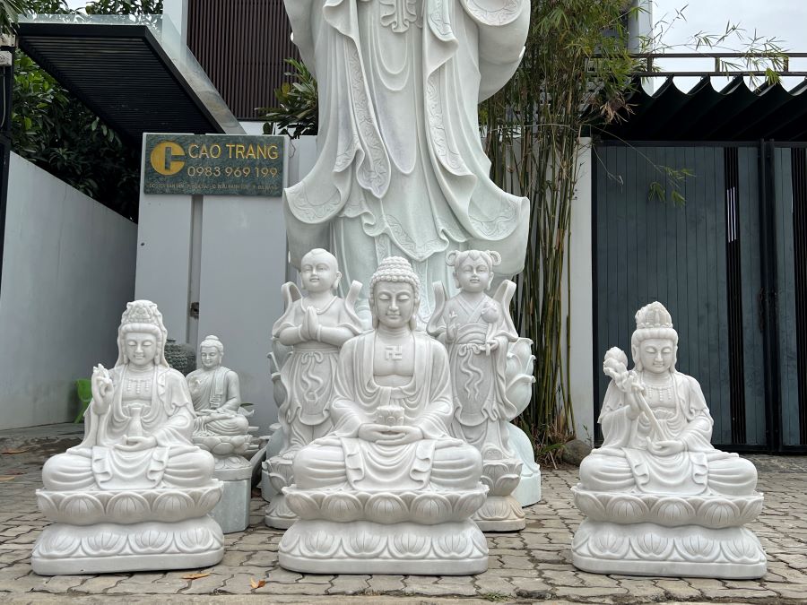 Tượng Phật bằng đá tại Kon Tum của Cao Trang