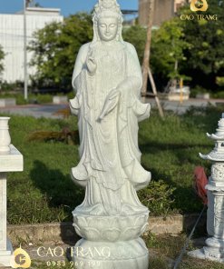 Tượng Quan Âm Bồ Tát áo hoa văn cao 2M