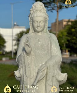 Tượng Quan Âm Bồ Tát áo hoa văn cao 2M