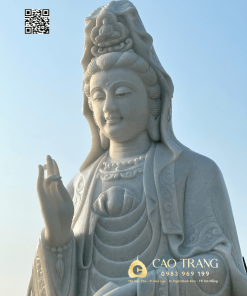 Tượng Quan Âm Bồ Tát áo hoa văn cao 2,5M