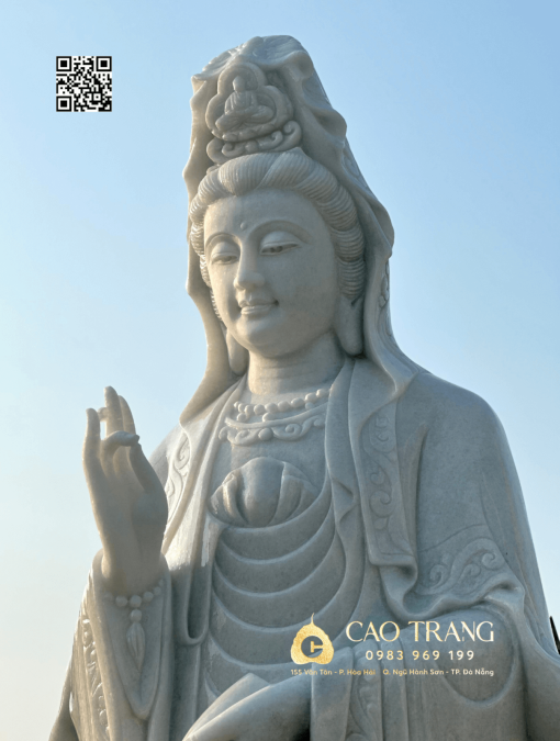 Tượng Quan Âm Bồ Tát áo hoa văn cao 2,5M