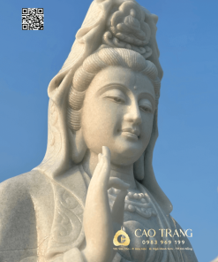 Tượng Quan Âm Bồ Tát áo hoa văn cao 2,5M