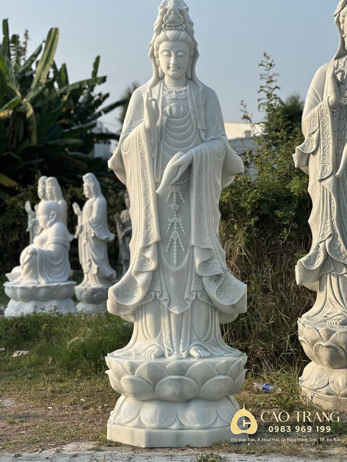 Quan Âm Đứng