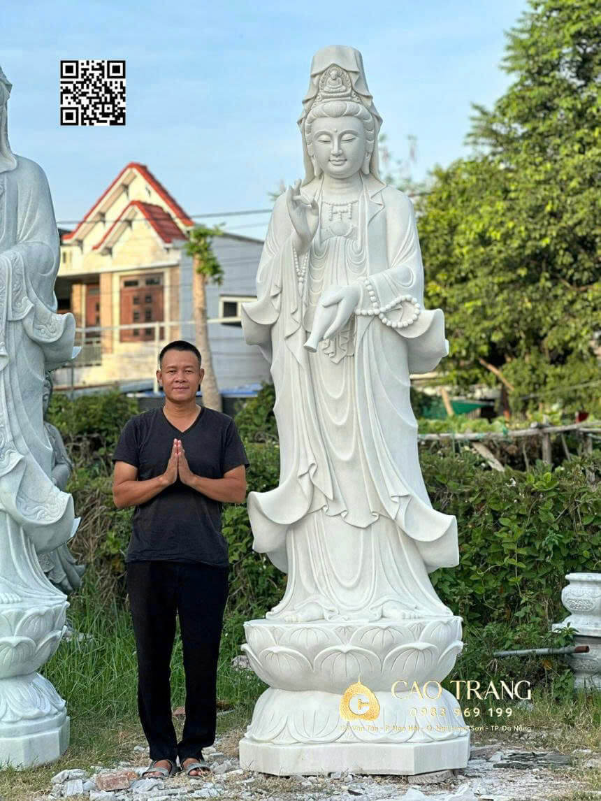 tuong-phat-quan-am-dung-chuoi-hat-cao-2m8 Tượng Phật Quan Âm đứng chuỗi hạt cao 2m8