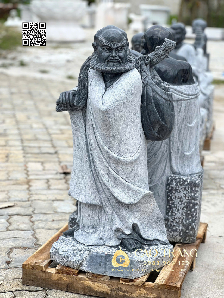 tuong thap bat la han da den 1