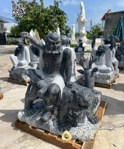 tuong thap bat la han da den 12