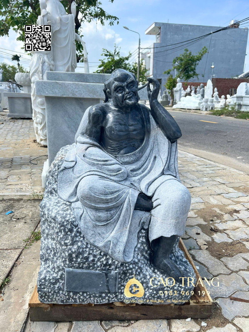 tuong thap bat la han da den 3