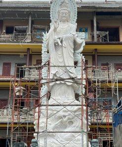 Tượng Quan Âm đứng rồng