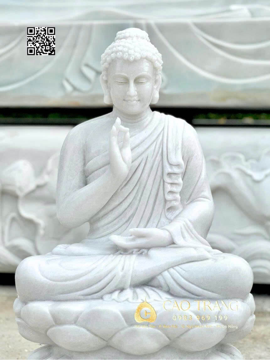 Tượng Phật Thích Ca ngồi thủ ấn Vô Úy