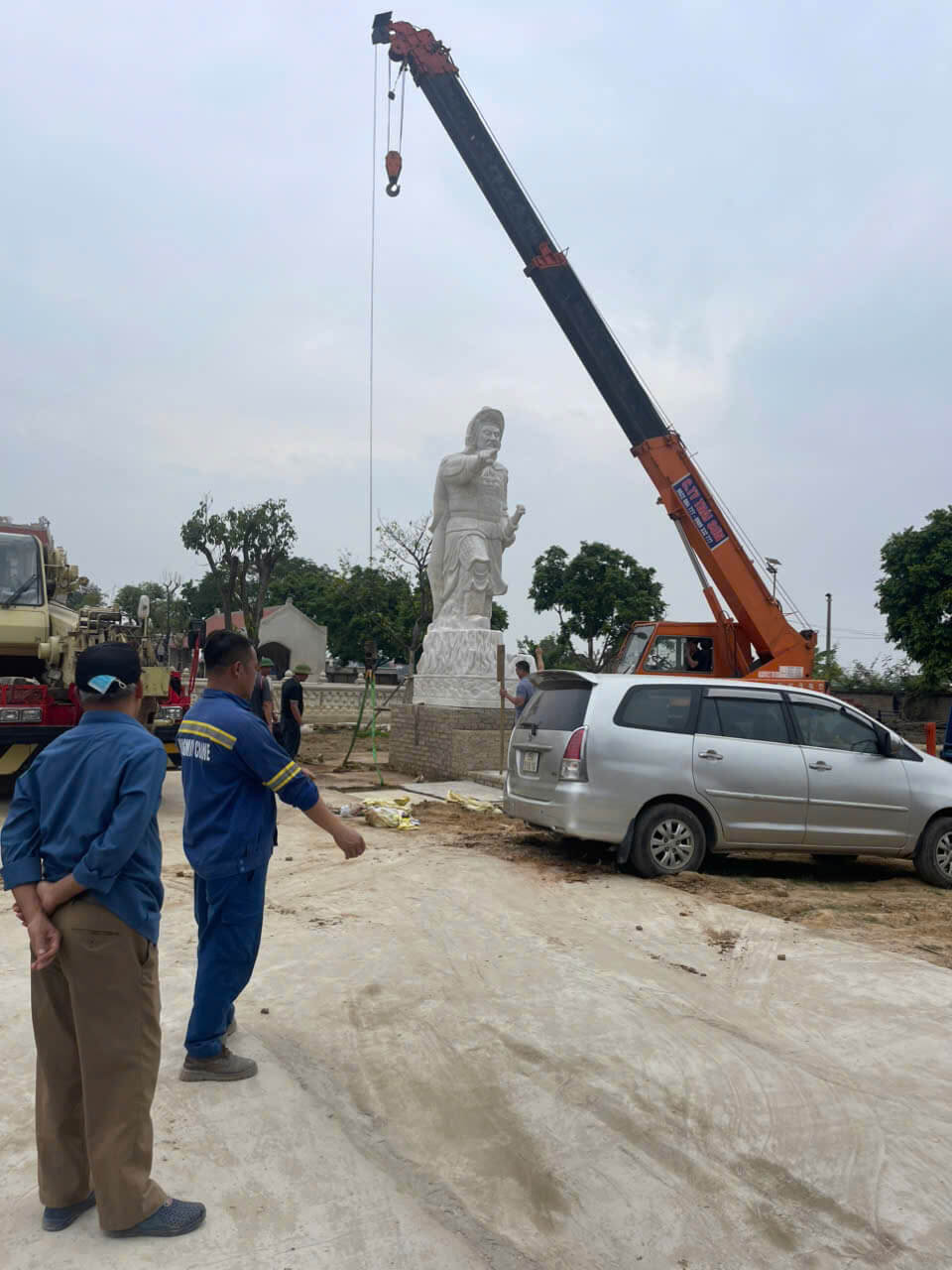 Cung Nghinh Tôn Tượng Lý Thường Kiệt & Địa Tạng Vương 5m Về Thiền Viện Trúc Lâm An Lạc – Bắc Giang