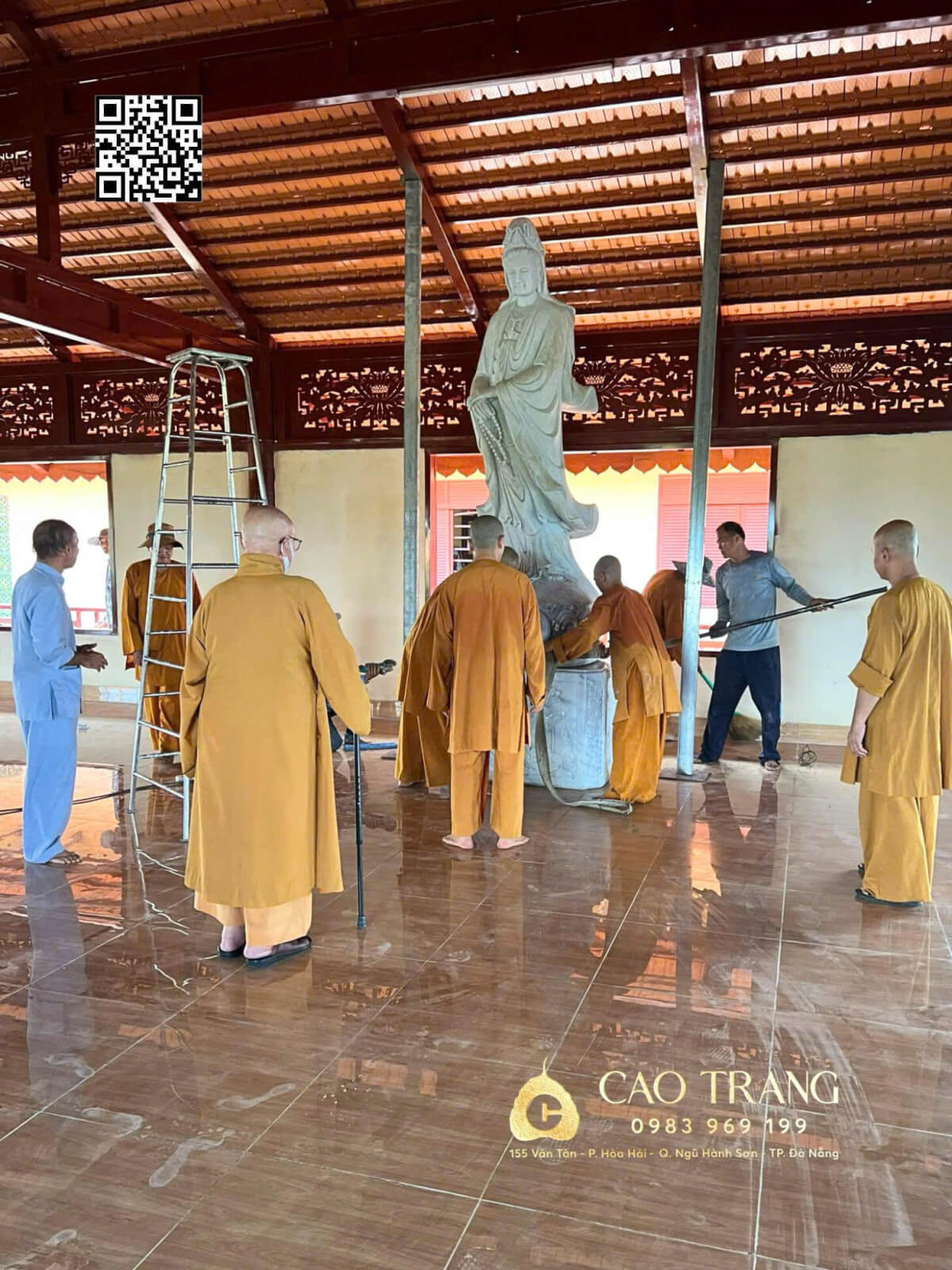 Tôn tượng Quan Thế Âm Bồ Tát cao 2m8